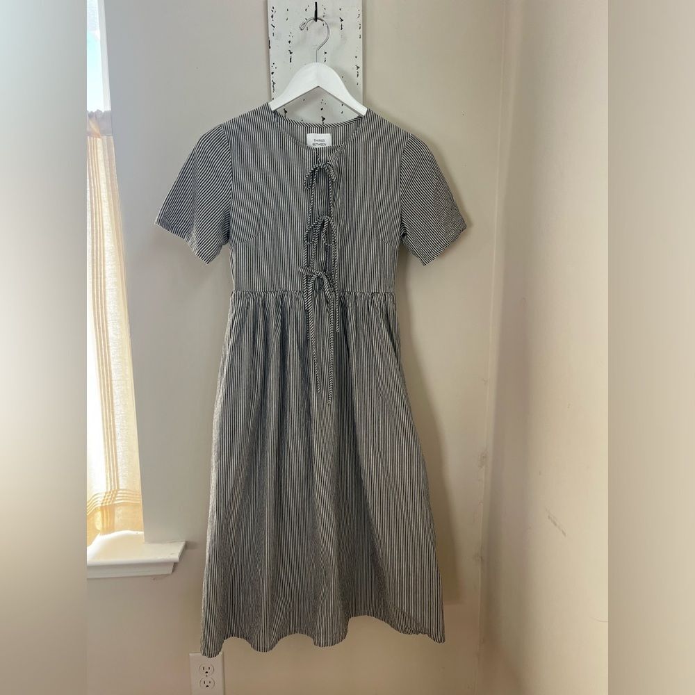 THINGS BETWEEN Gray Striped Midi Dress; Size XS. Length 41 inches